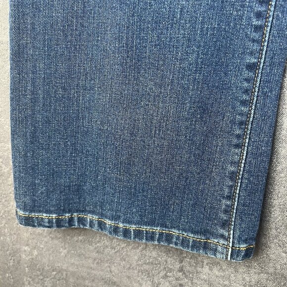 Womens 545 Levi Jeans Low Boot Cut Stretch Size 8M (30Wx32L) - Picture 3 of 13